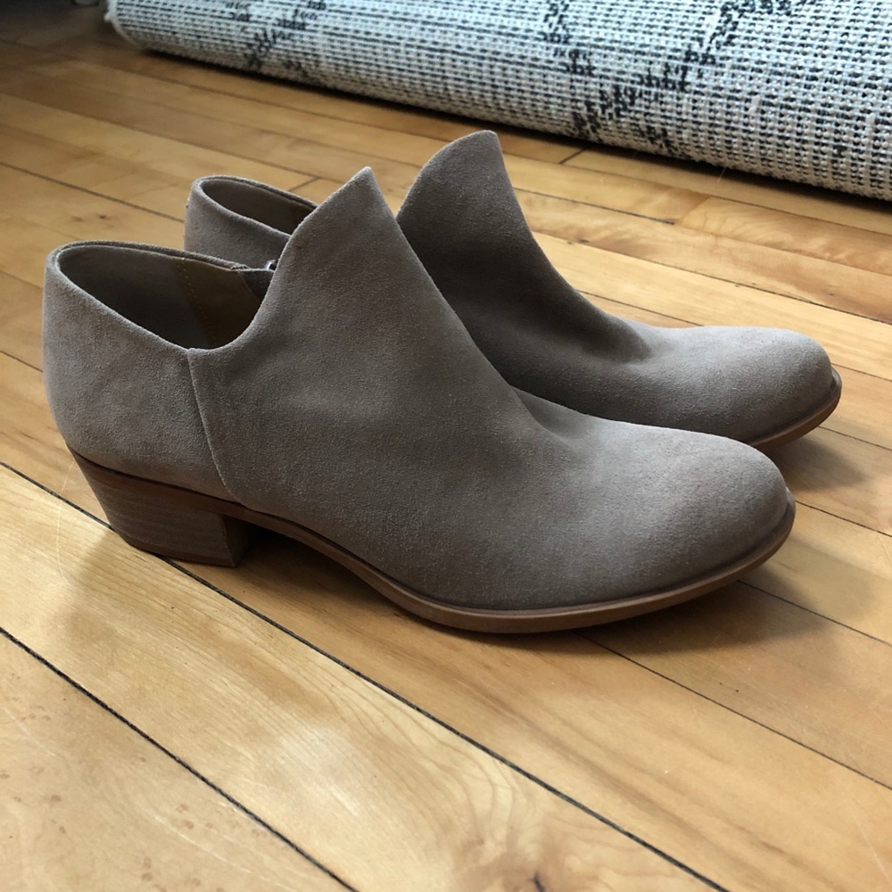 Lucky Brand ankle booties size 10